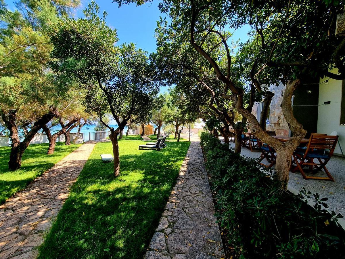 Aurelia Sea View Panzió Torre Canne Kültér fotó