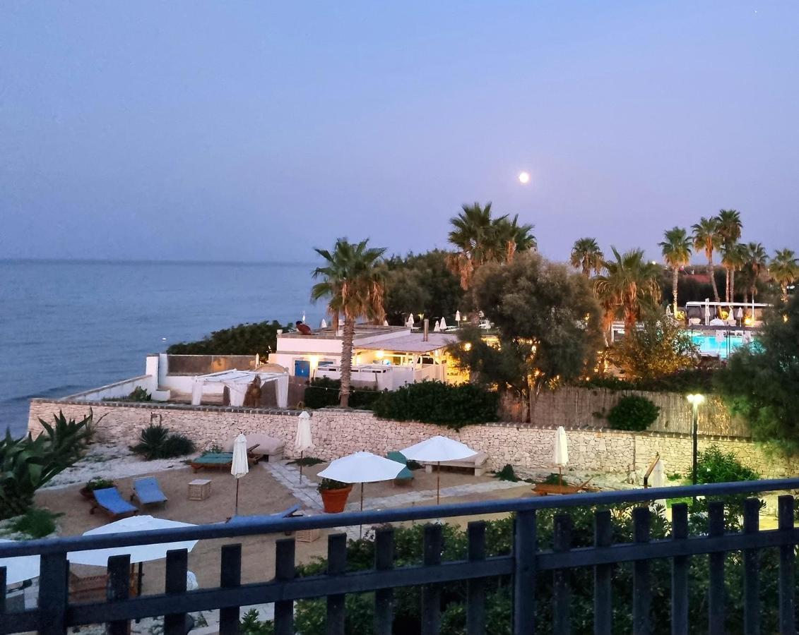Aurelia Sea View Panzió Torre Canne Kültér fotó